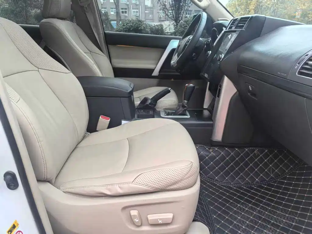 Toyota Land Cruiser Prado 2010 4.0L AT TX