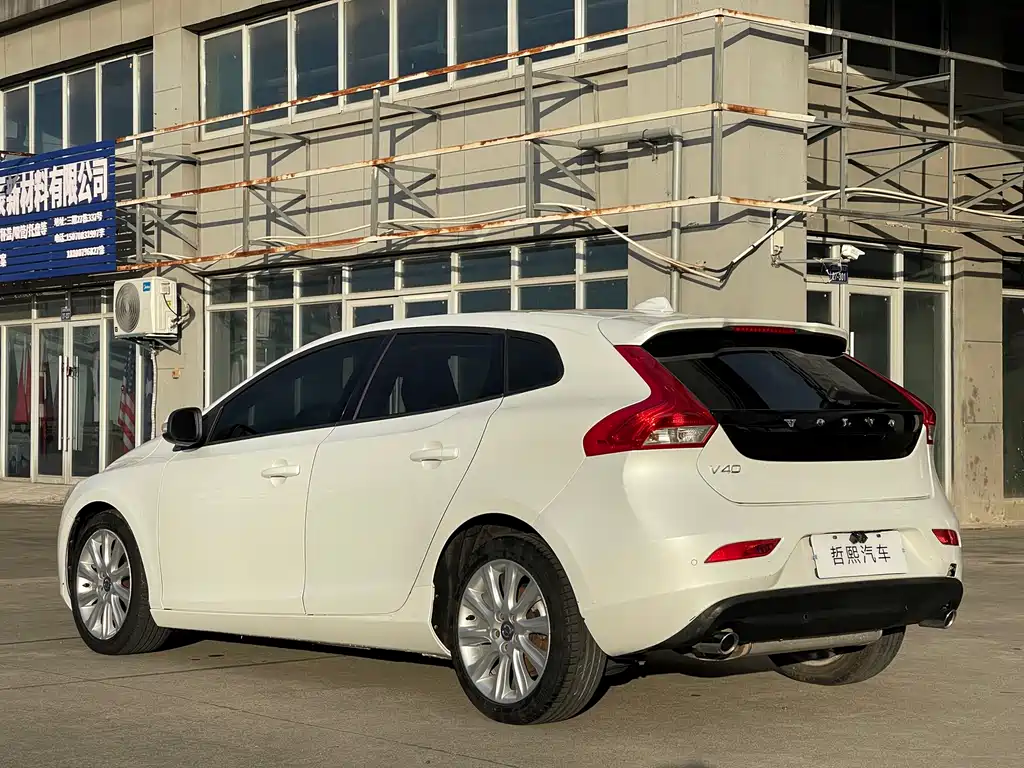 Volvo V40 — миниатюра 9