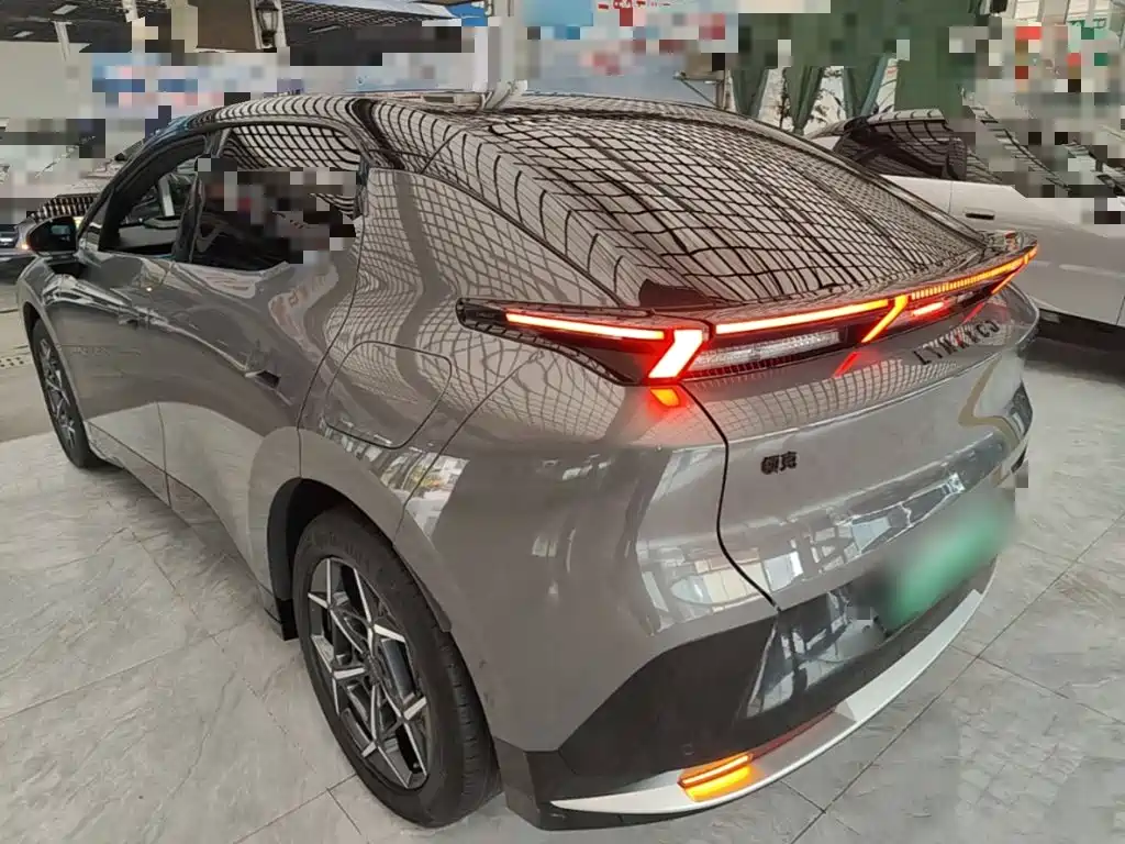 Lynk & Co 20 — миниатюра 23