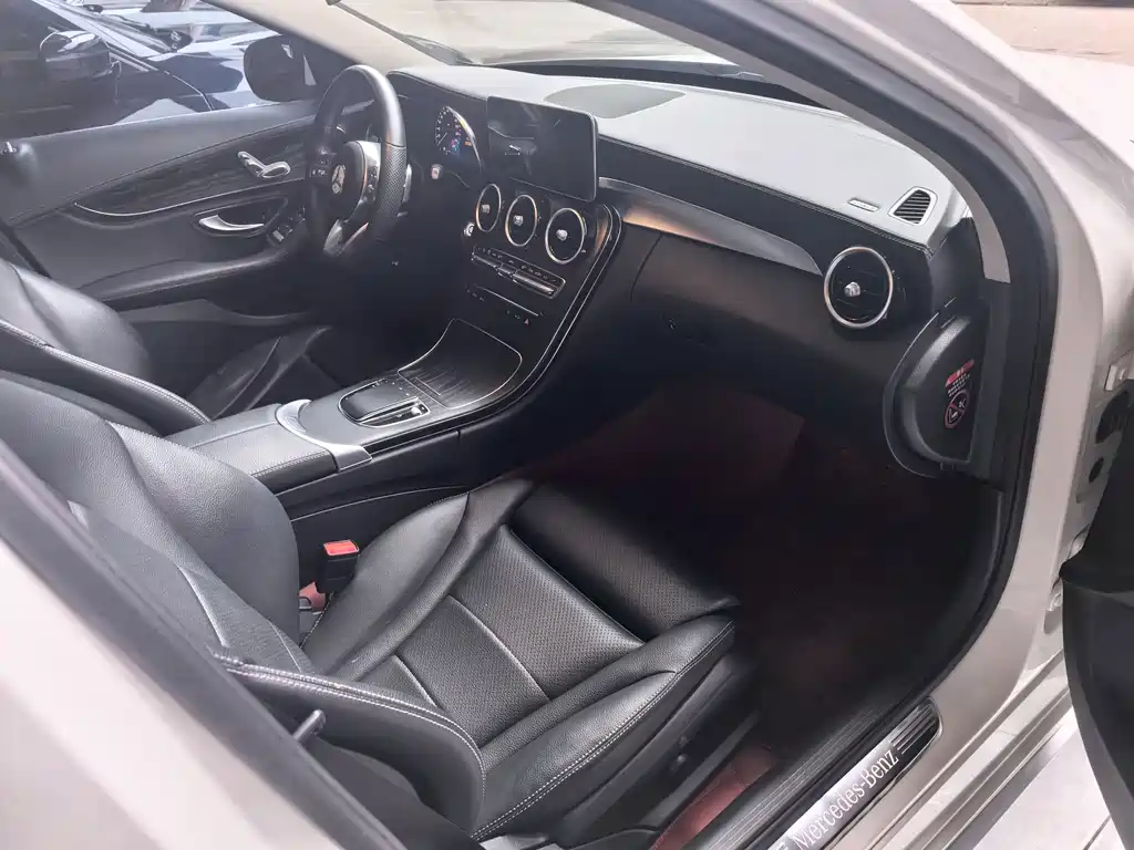 Mercedes-Benz C-Class — миниатюра 13