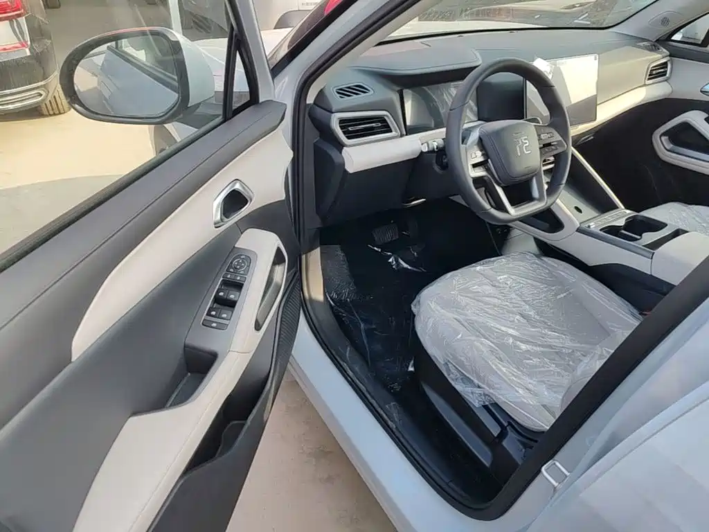 BYD Yuan UP — миниатюра 16