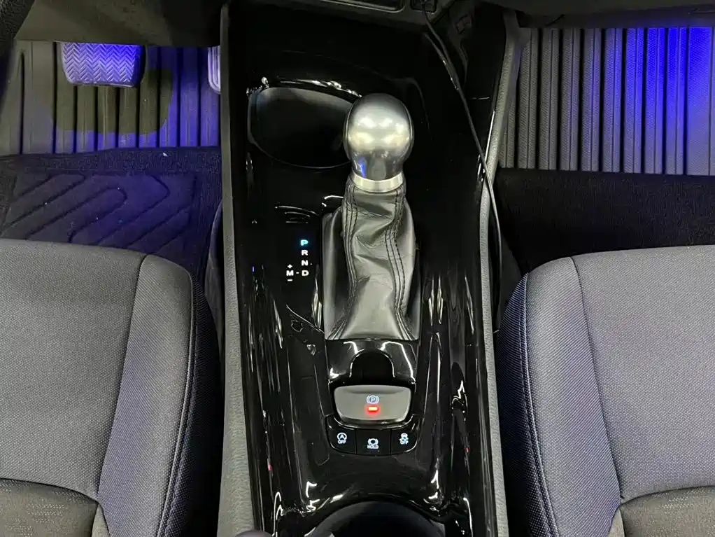 Toyota C-HR — миниатюра 11