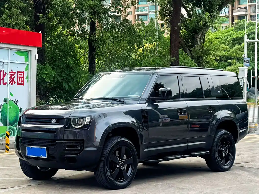Land Rover Defender 2023