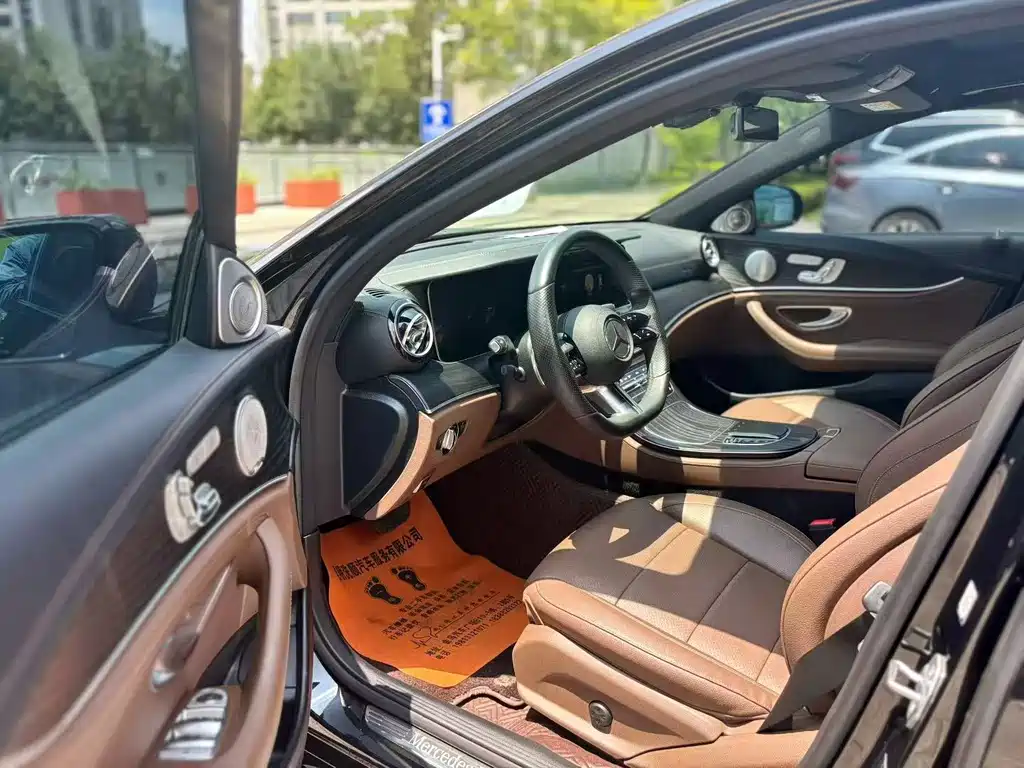 Mercedes-Benz E-Class — миниатюра 4