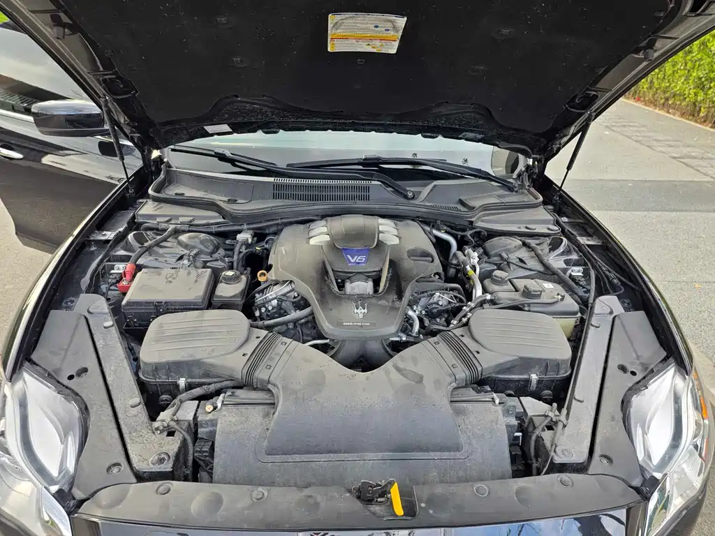 Maserati Quattroporte — миниатюра 16
