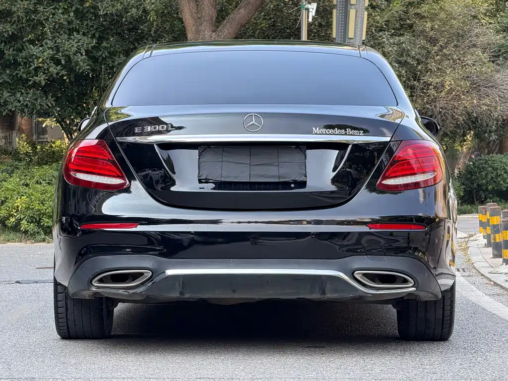 Mercedes-Benz E-Class — миниатюра 4