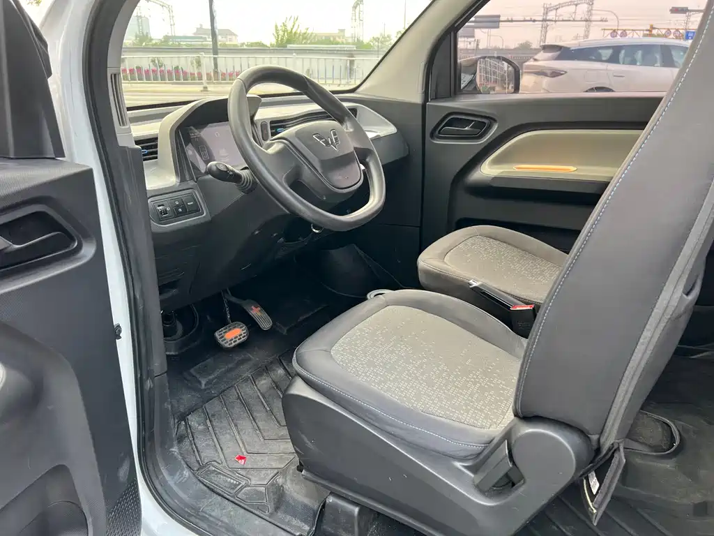 Wuling MINIEV — миниатюра 13