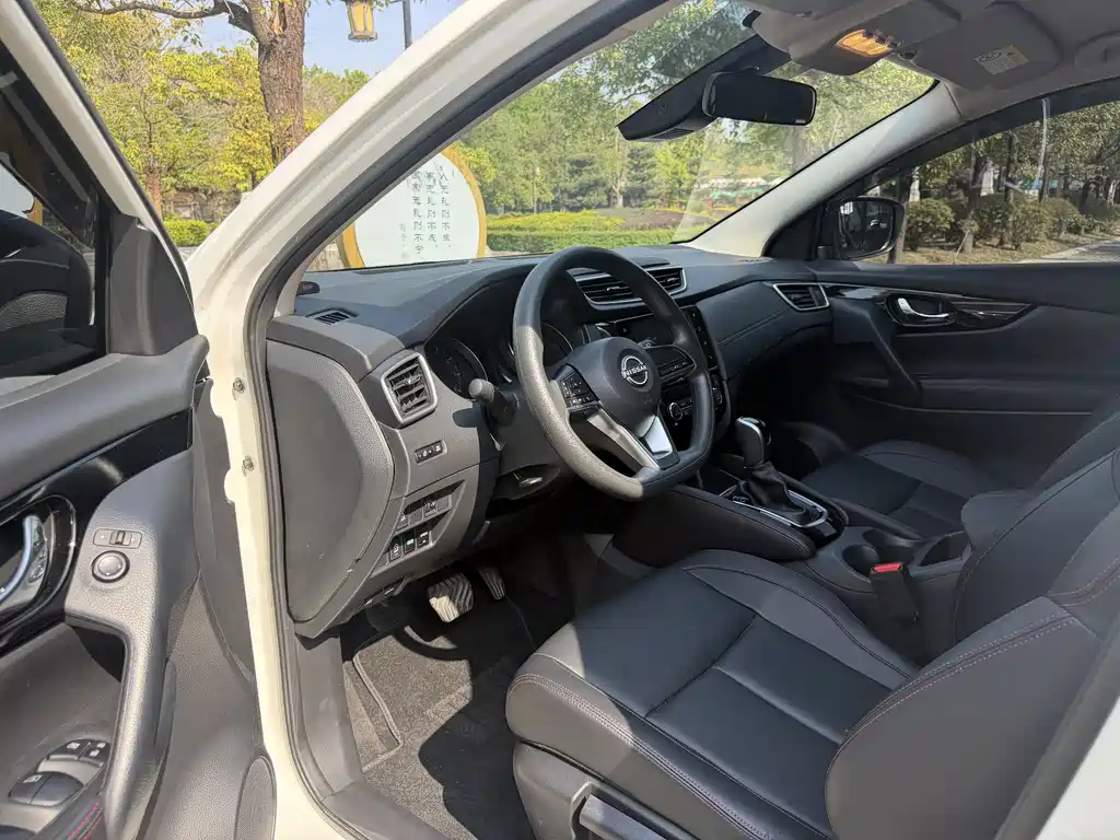 Nissan Qashqai — миниатюра 8
