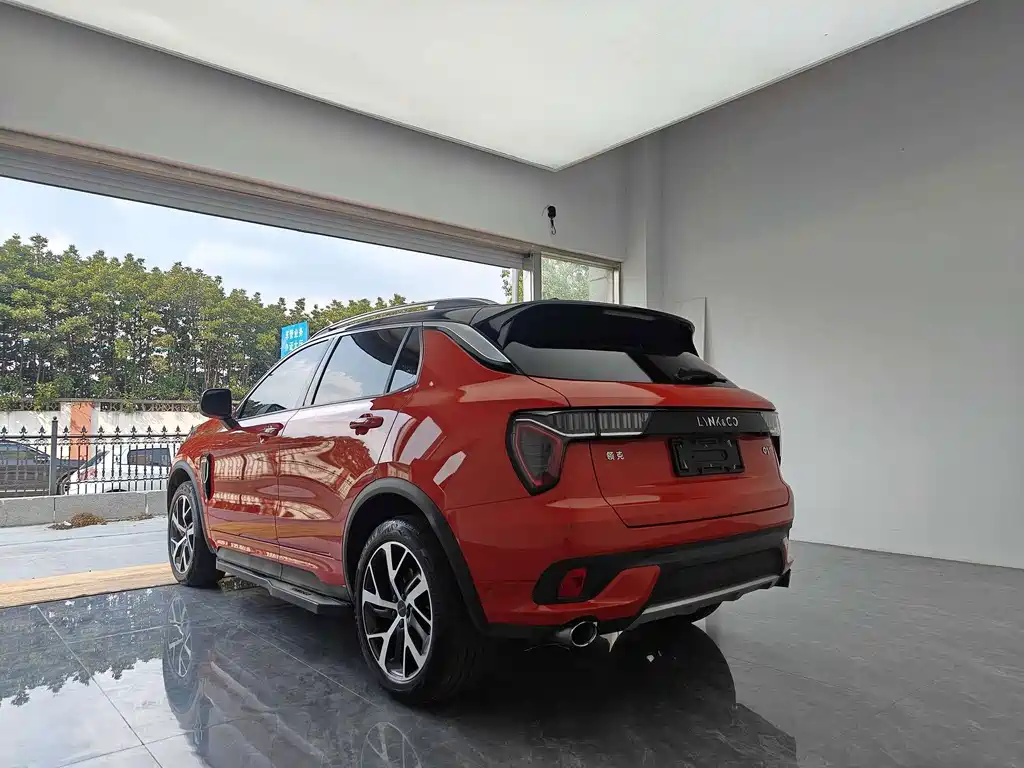 Lynk & Co 01 — миниатюра 4