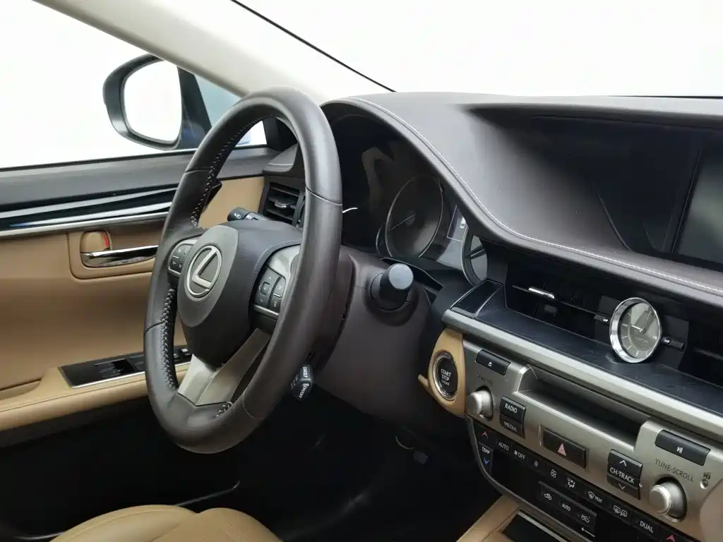 Lexus ES — миниатюра 22