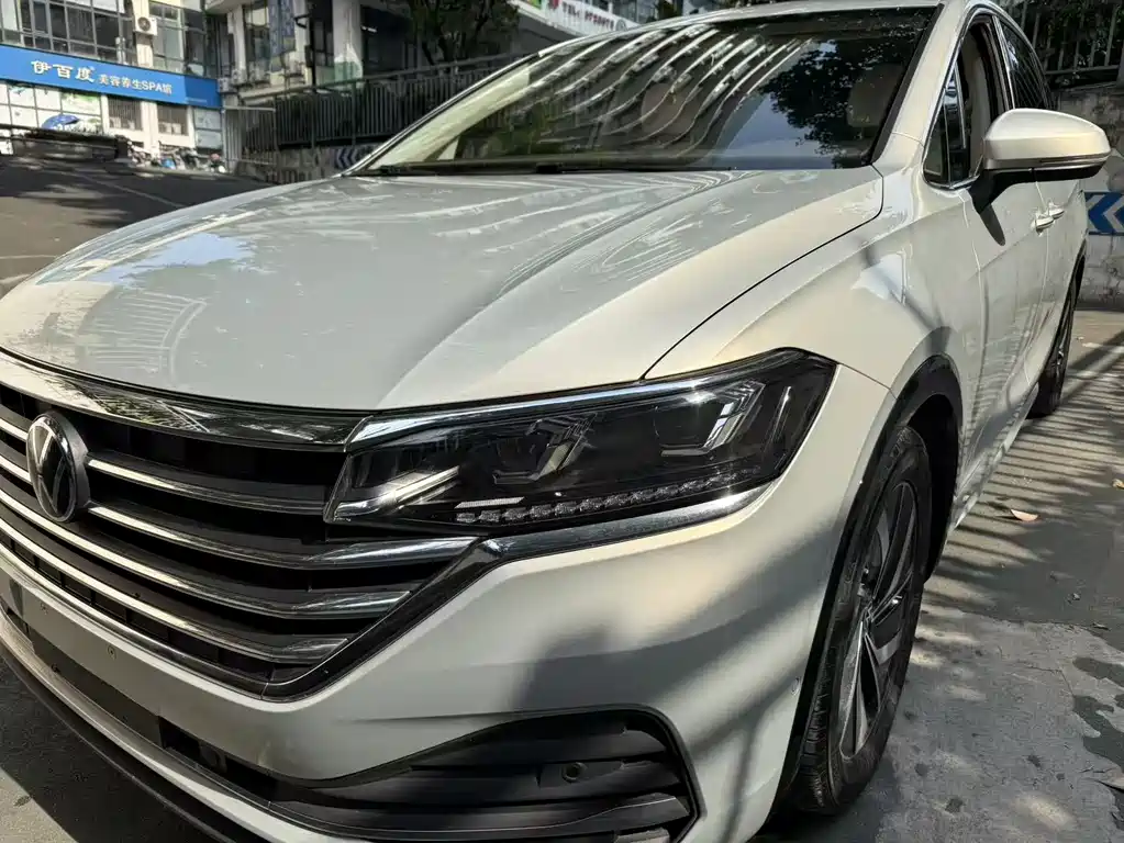 Volkswagen Viloran 2020 330TSI Luxury