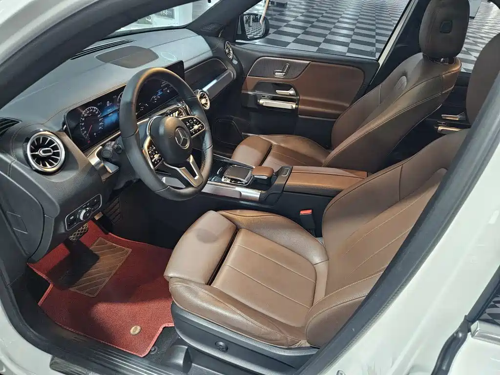 Mercedes-Benz GLB — миниатюра 9