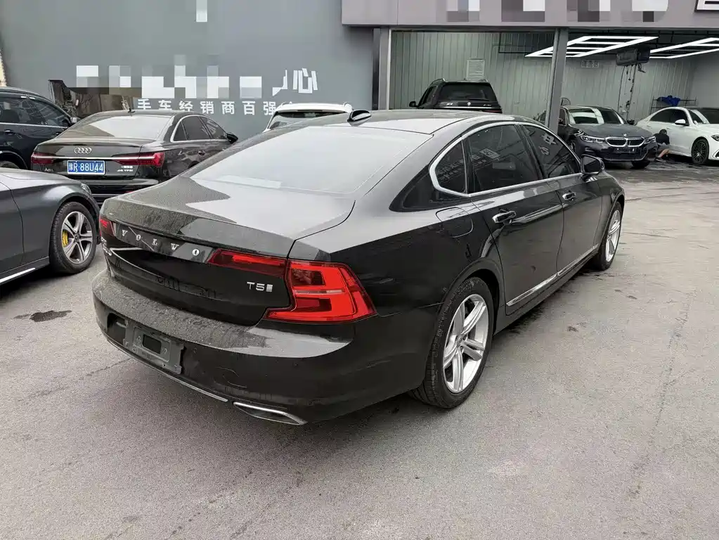 Volvo S90 — миниатюра 8