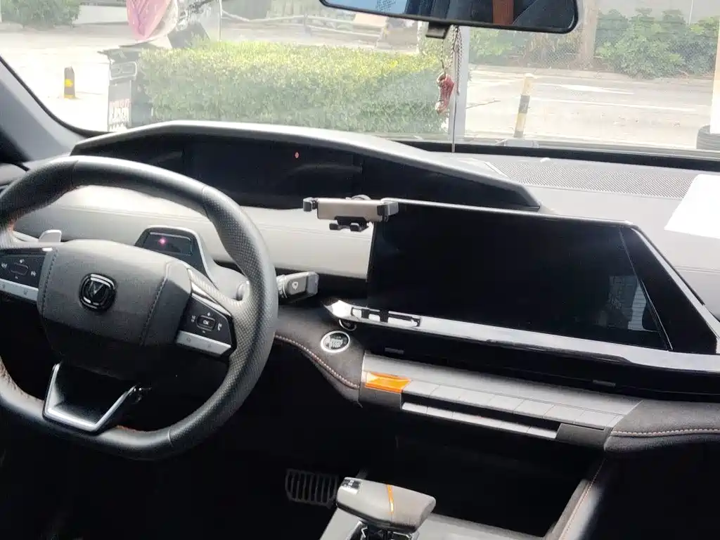 Changan UNI-V — миниатюра 4