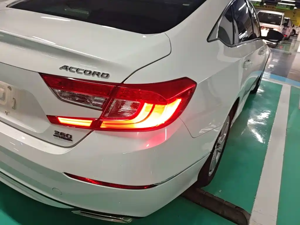 Honda Accord — миниатюра 8