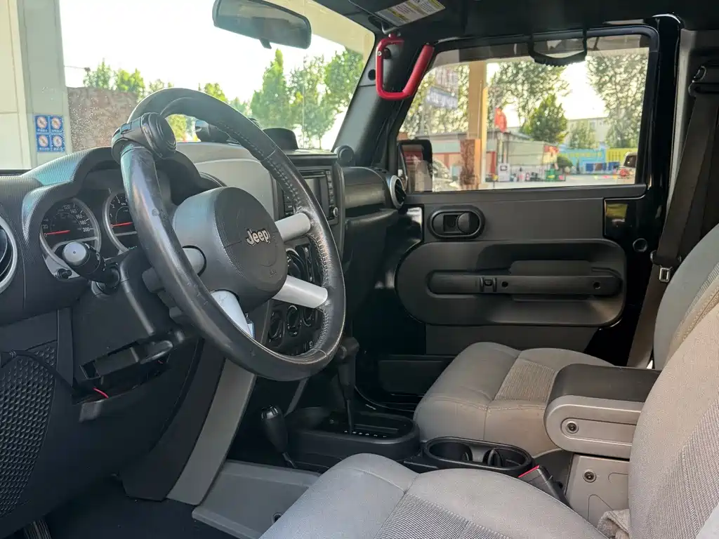 Jeep Wrangler — миниатюра 4