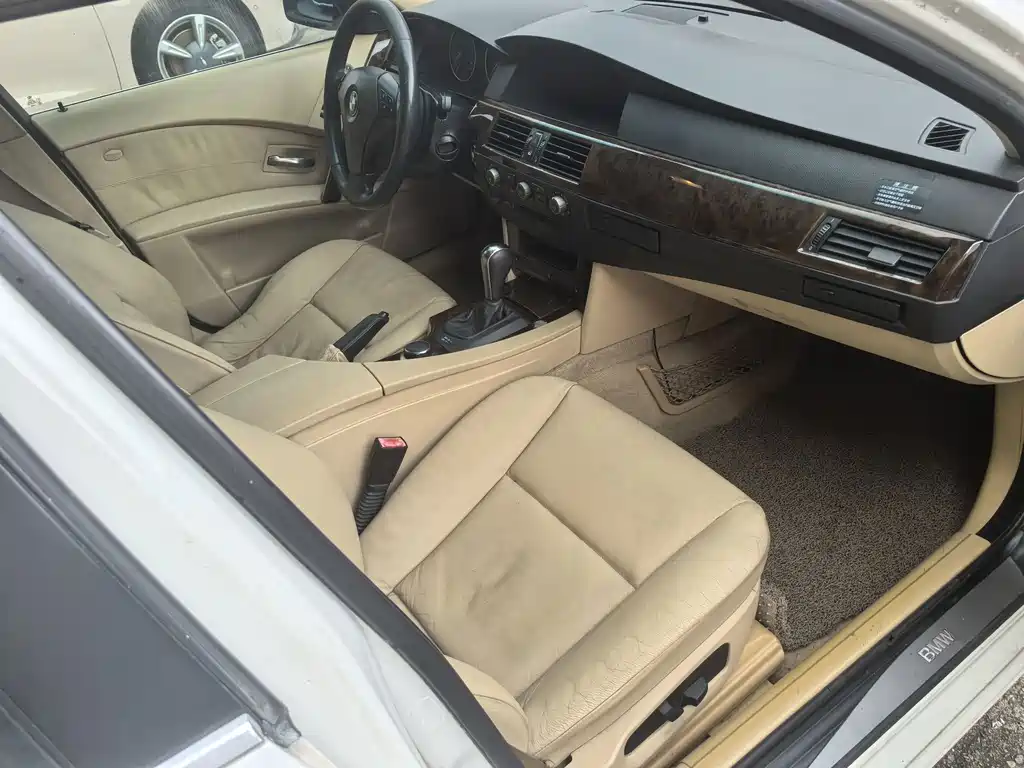 BMW 5 Series — миниатюра 9