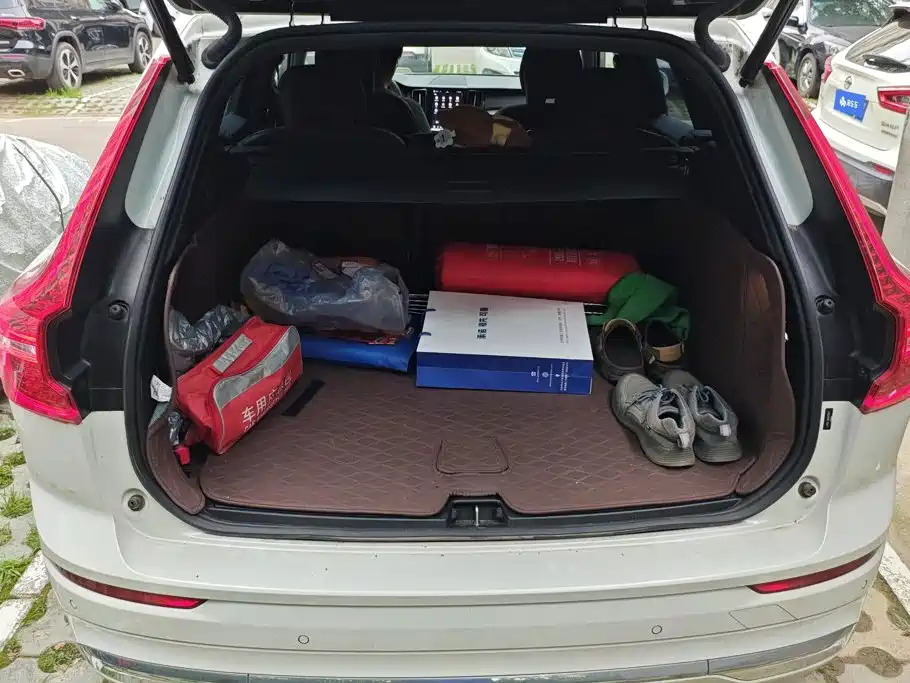 Volvo XC60 2024 B5 Luxury
