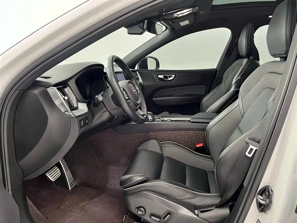 Volvo XC60 2022 B5 Sport