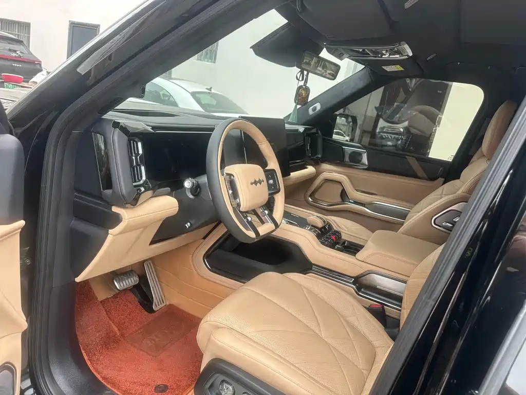 Fangchengbao Leopard 8 8 2025 Flagship 7 мест