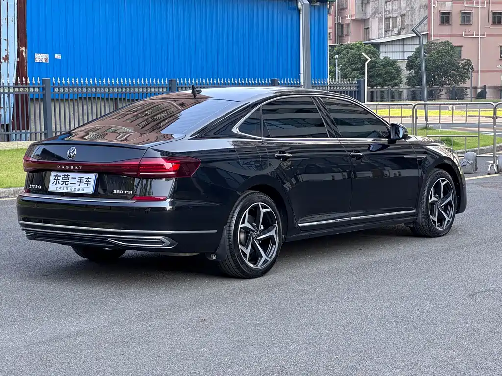 Volkswagen Passat — миниатюра 12