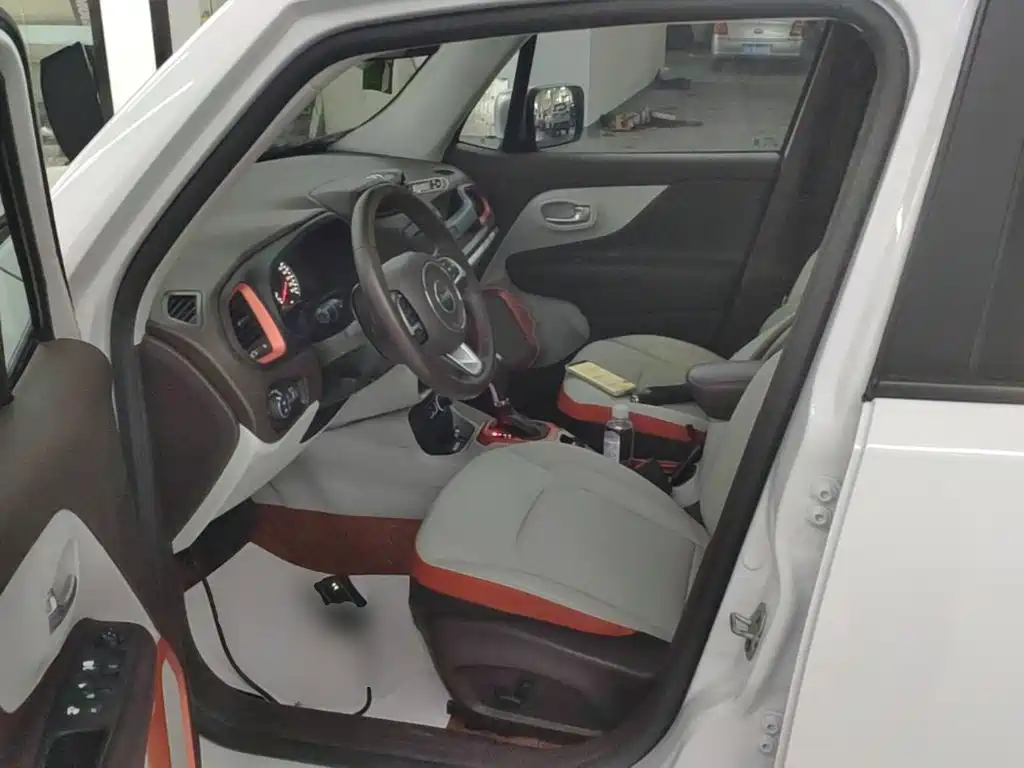 Jeep Renegade — миниатюра 15