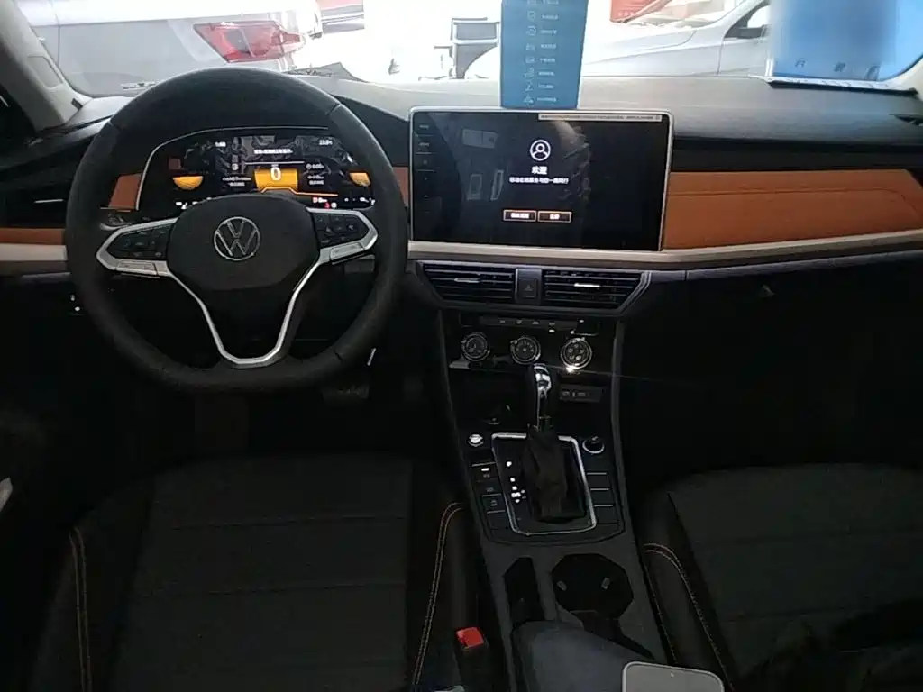 Volkswagen Bora 2025 200TSI DSG