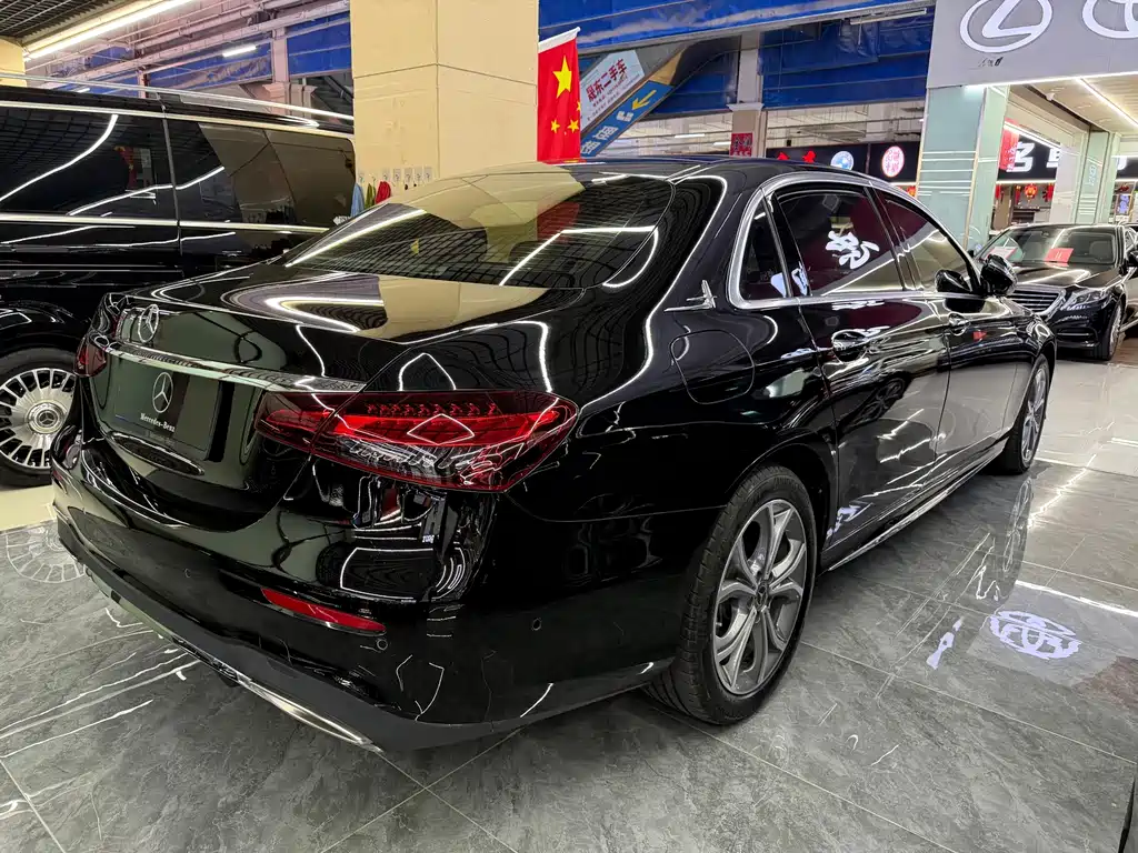 Mercedes-Benz E-Class — миниатюра 4