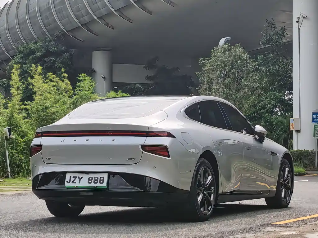 XPeng P7 — миниатюра 7