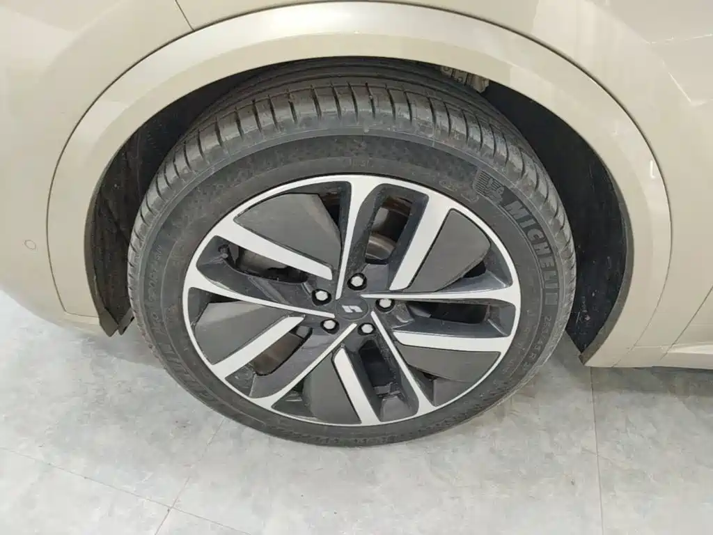 Li Auto Li L8 — миниатюра 23