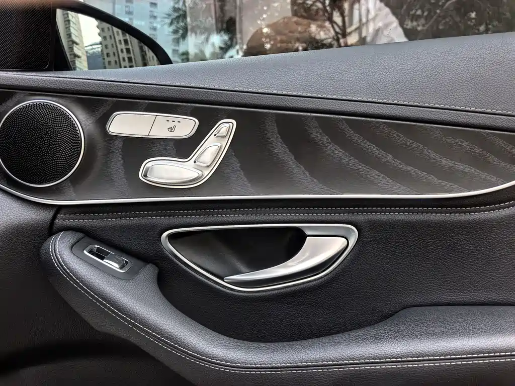 Mercedes-Benz C-Class — миниатюра 12