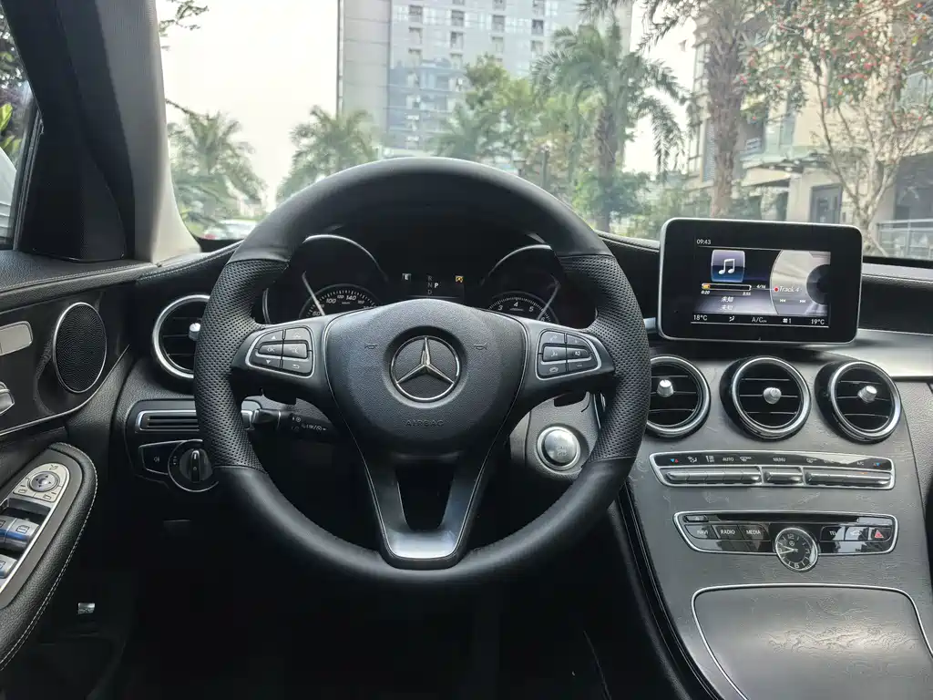 Mercedes-Benz C-Class — миниатюра 7