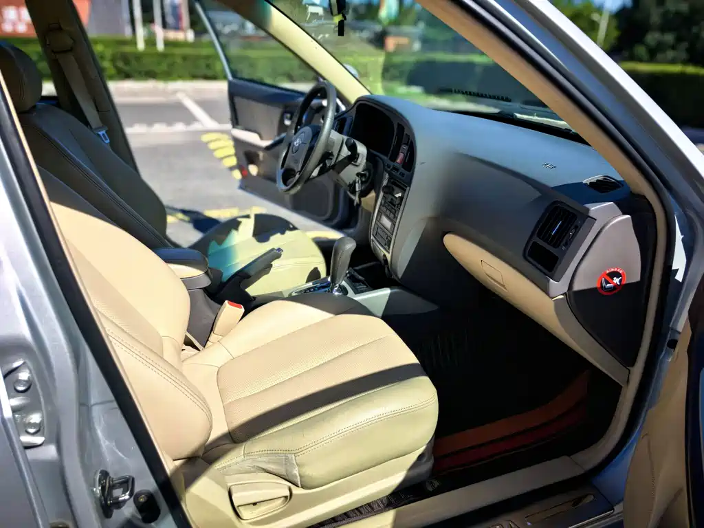 Hyundai Elantra — миниатюра 9