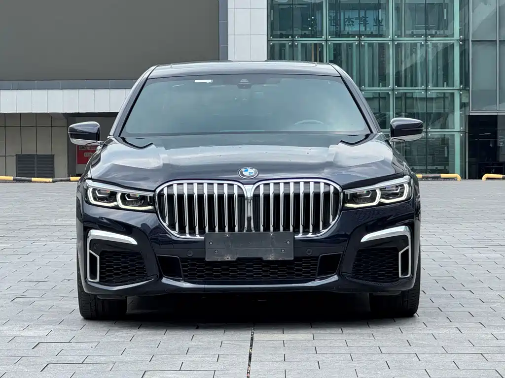 BMW 7 Series — миниатюра 2