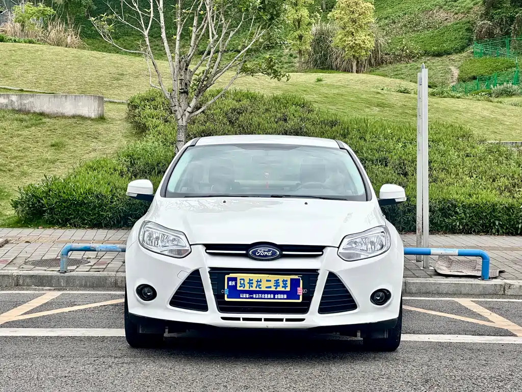 Ford Focus 2012 1.6L AT