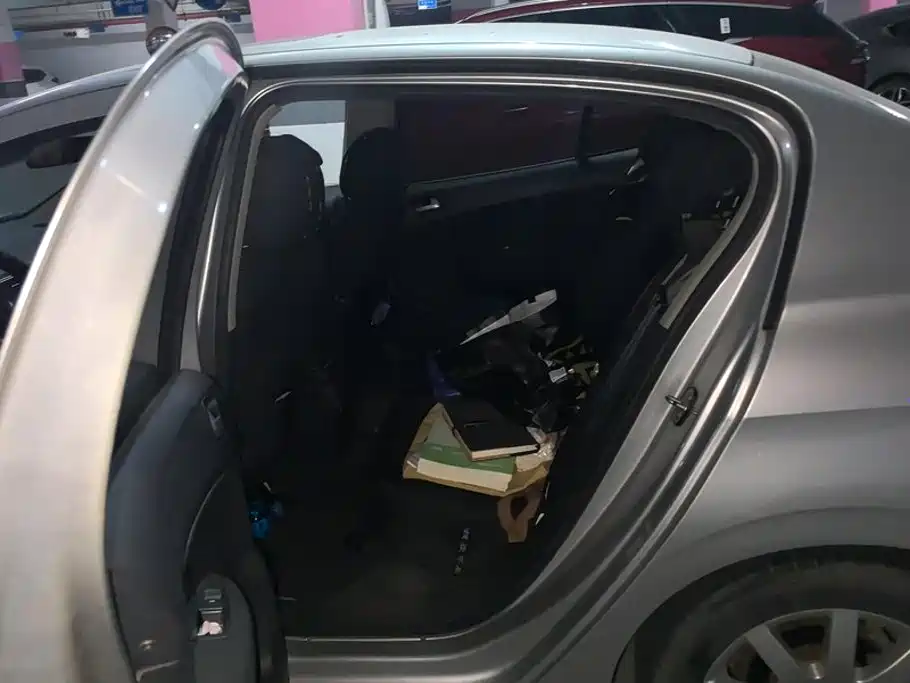 Peugeot 308 — миниатюра 11