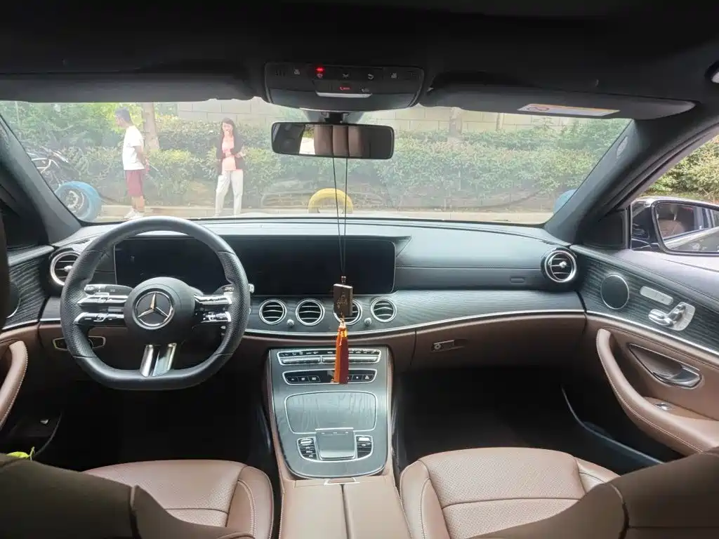 Mercedes-Benz E-Class — миниатюра 14