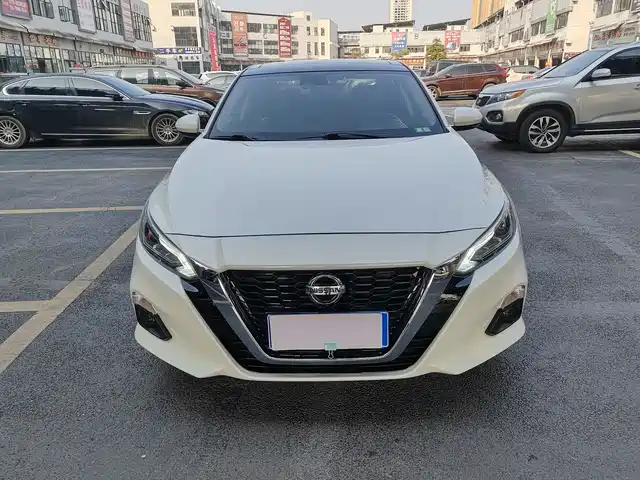 nissan teana