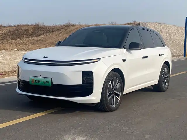 Li Auto IDEAL L6 2025