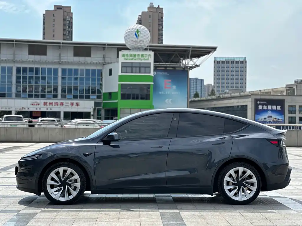 Tesla Model Y — фотографии объявления, Фото 9