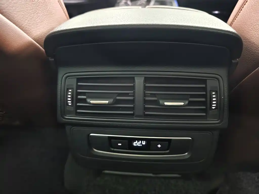 Audi Q7 — миниатюра 13