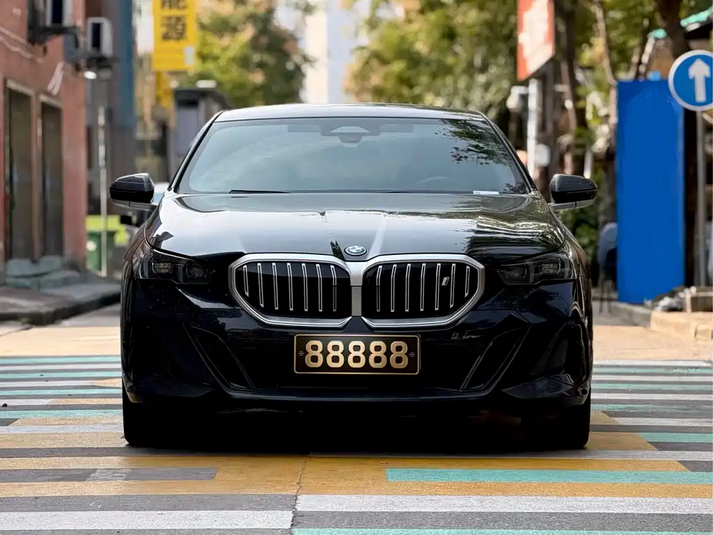 BMW i5 — миниатюра 2