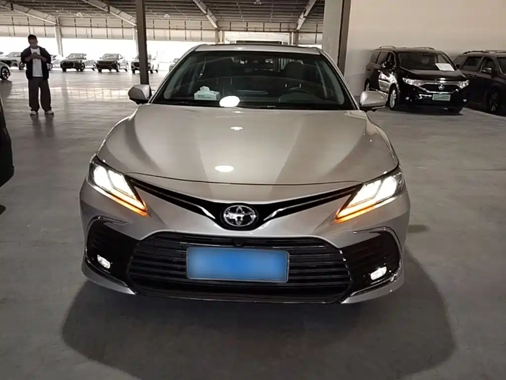 Toyota Camry — миниатюра 3