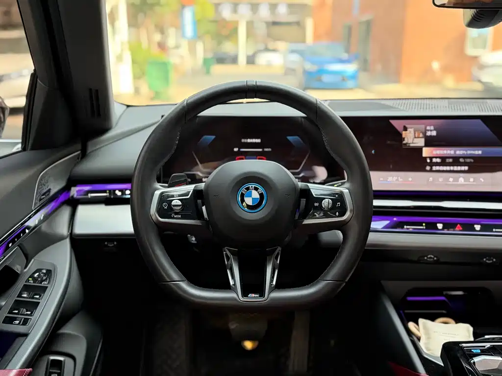 BMW i5 — миниатюра 9