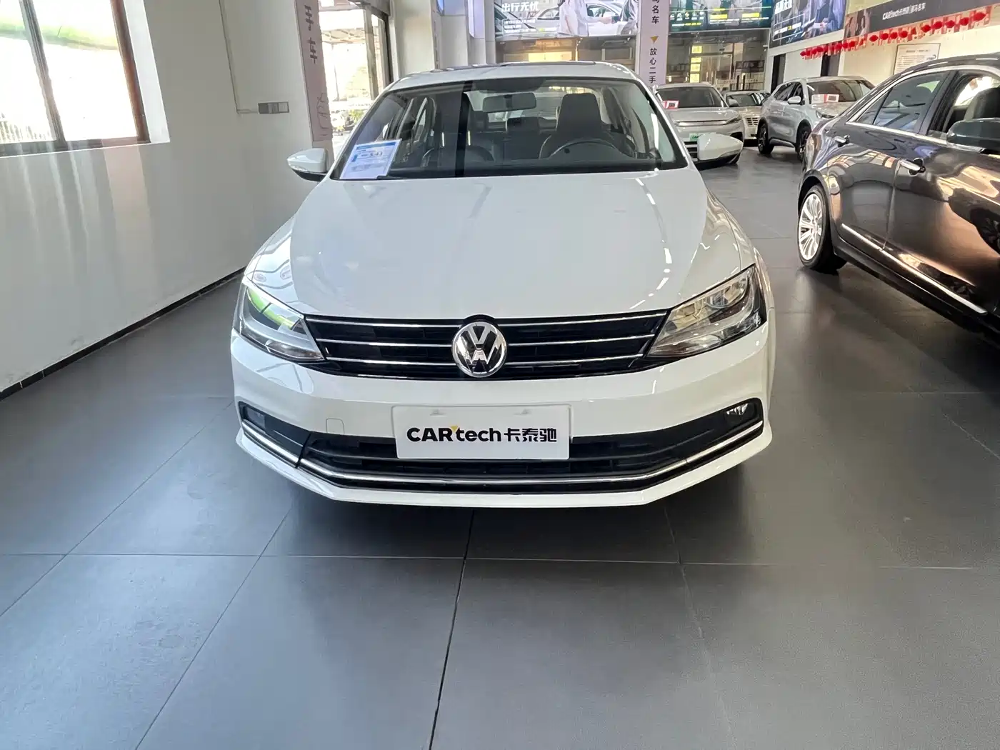 Volkswagen Sagitar