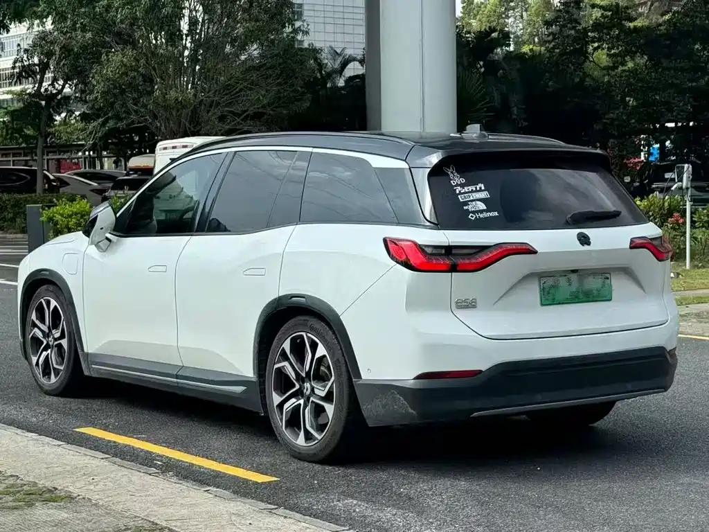 NIO ES8