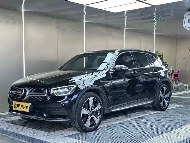 MERCEDES-BENZ GLC