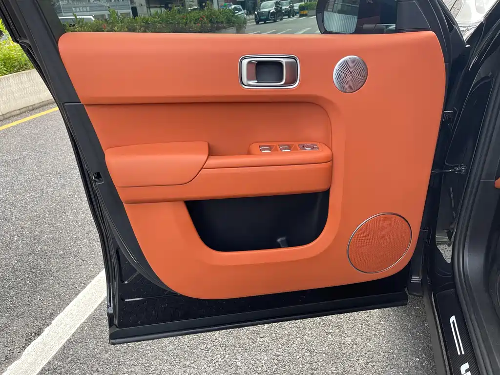 Li Auto Li L8 — миниатюра 16