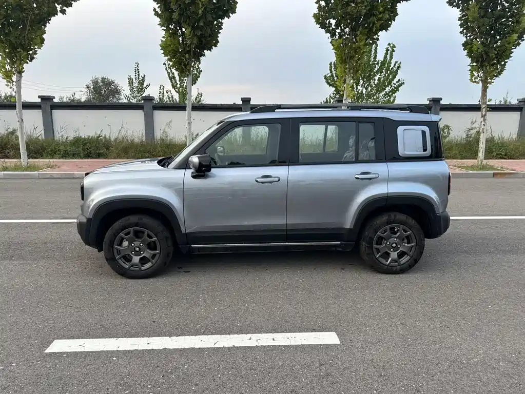 BAOJUN YUE ALSO PLUS