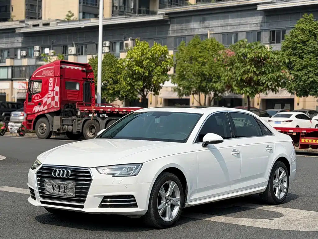 Audi A4L 2018